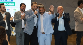 Bruno Peixoto e Daniel Vilela prestigiam o encerramento do 4º encontro de vereadores na Assembleia Legislativa